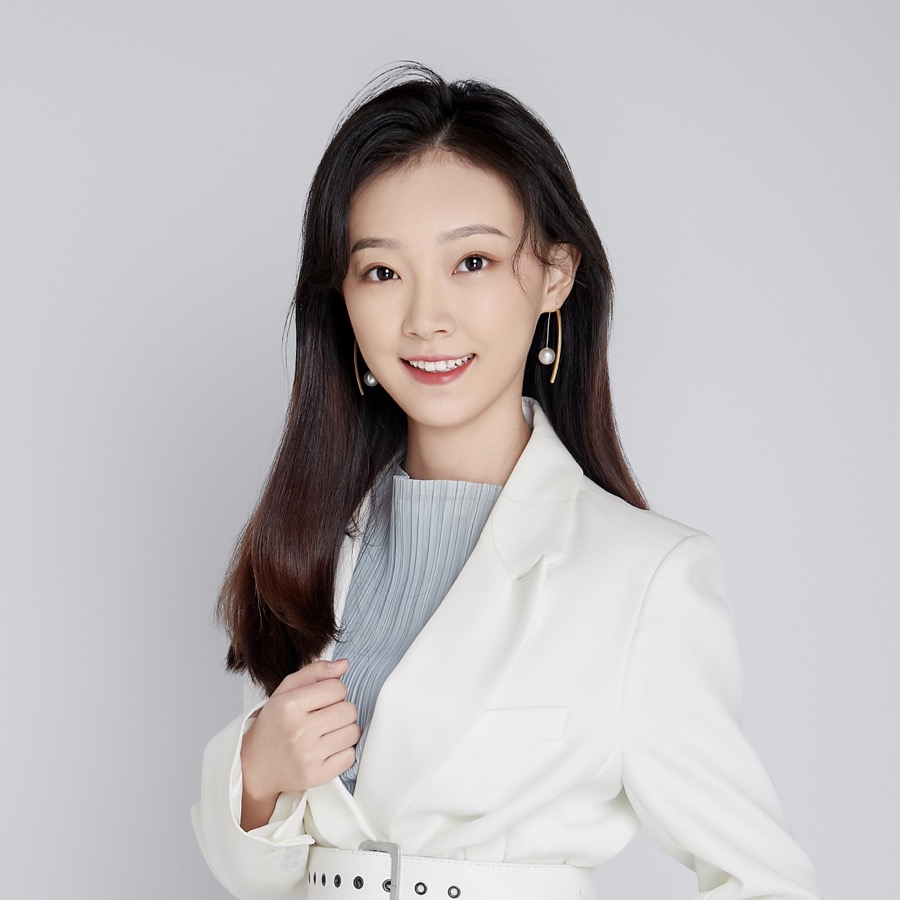 孙艺菲老师照片